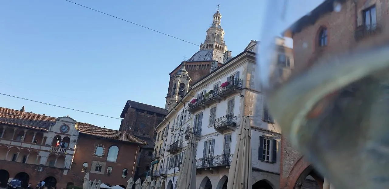 R & A Minerva Suites Pavia Casa de hóspedes
