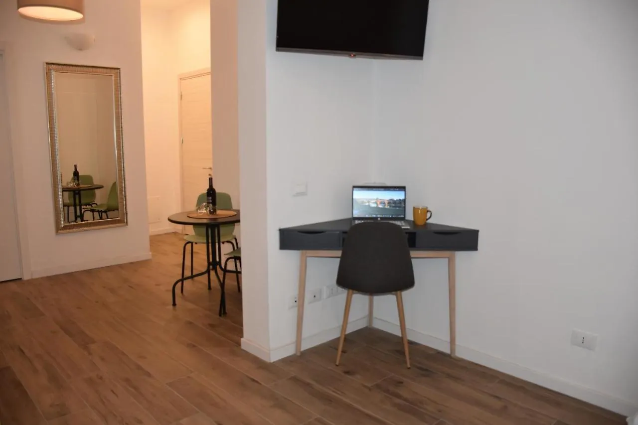 R & A Minerva Suites Pavia Casa de hóspedes