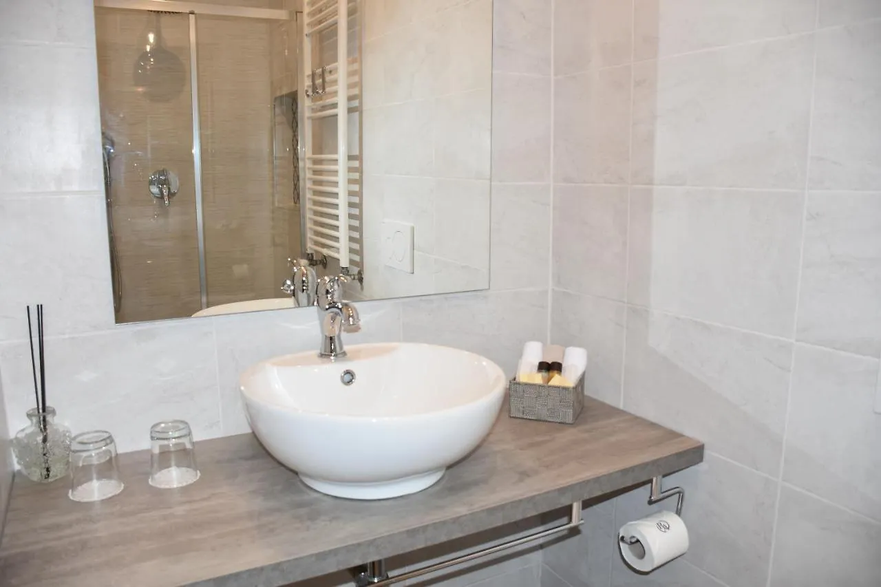 R & A Minerva Suites Pavia