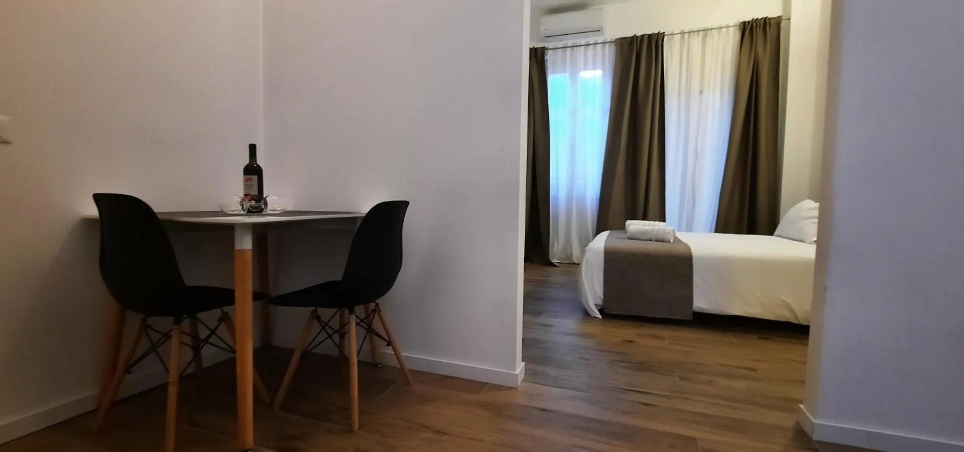 R & A Minerva Suites Pavia 0*,  Italien